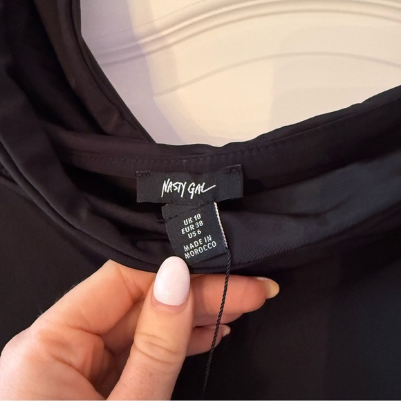 Nasty Gal Black One-Shoulder Drape Shoulder Dress - Picture 2 of 10